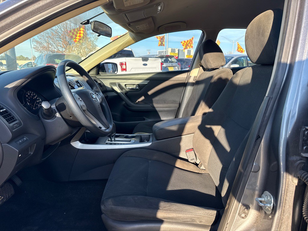 2015 Nissan Altima Image 14