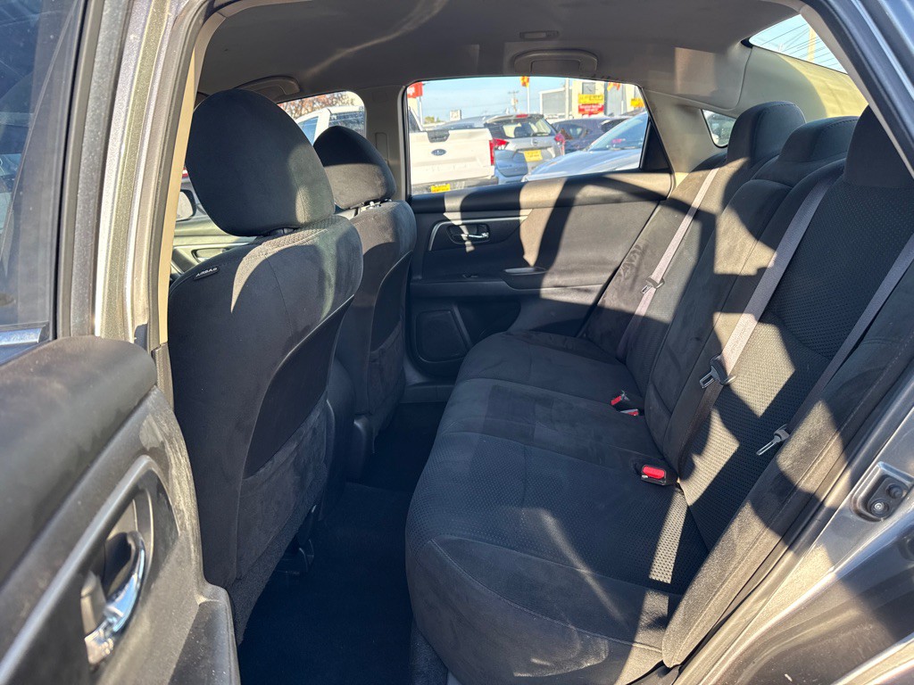 2015 Nissan Altima Image 15