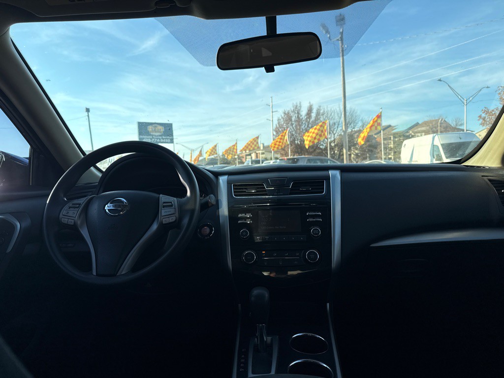 2015 Nissan Altima Image 16