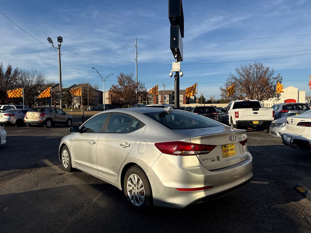 2017 Hyundai Elantra Image 7