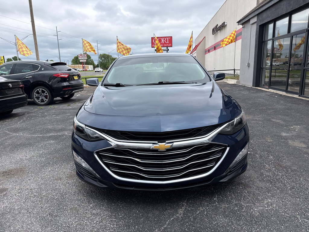 2020 Chevrolet Malibu Image 2