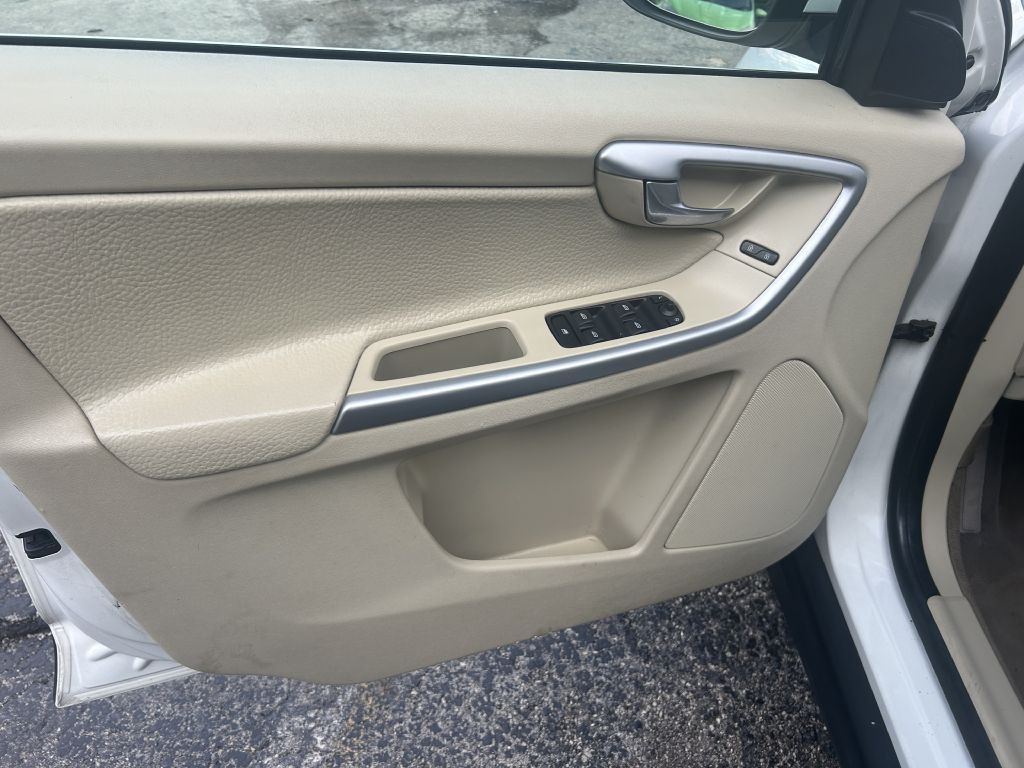 2012 Volvo XC60 Image 8