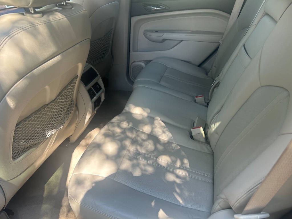 2011 Cadillac SRX Image 9