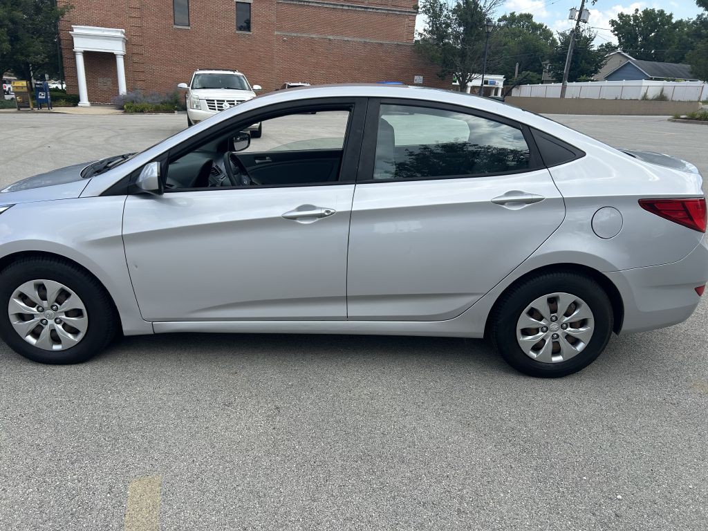2017 Hyundai Accent Image 7