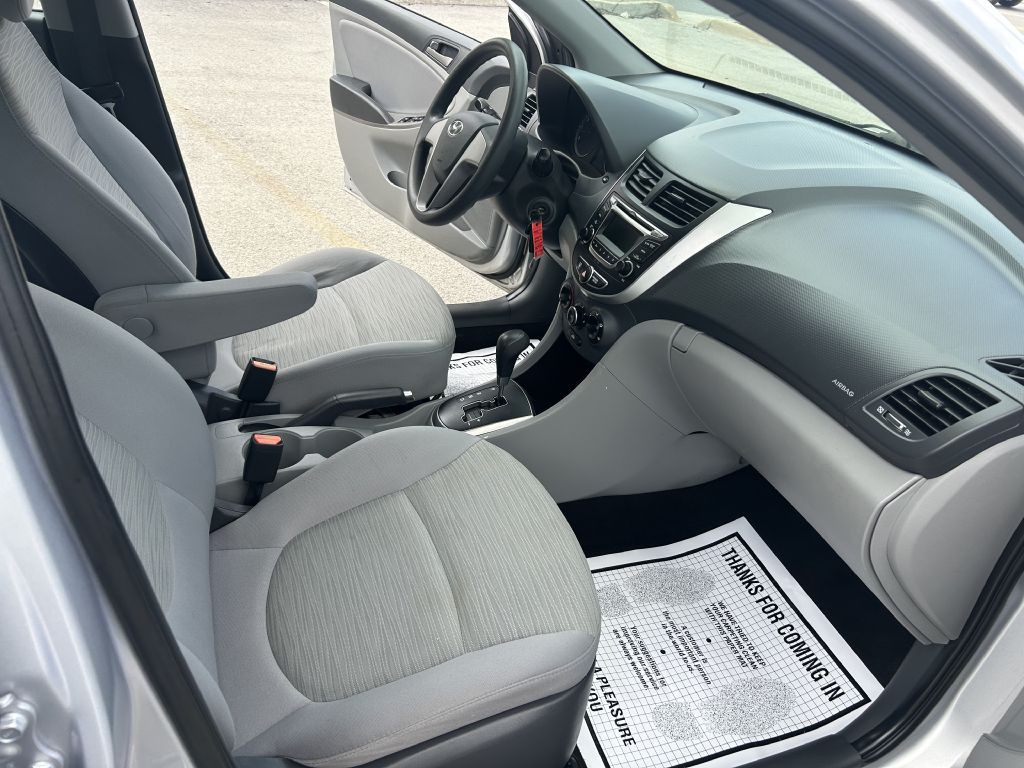 2017 Hyundai Accent Image 10