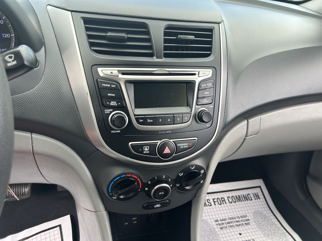 2017 Hyundai Accent Image 12