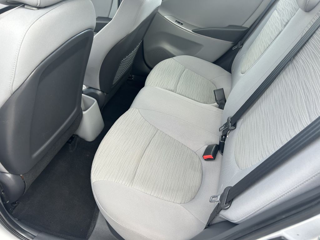 2017 Hyundai Accent Image 20