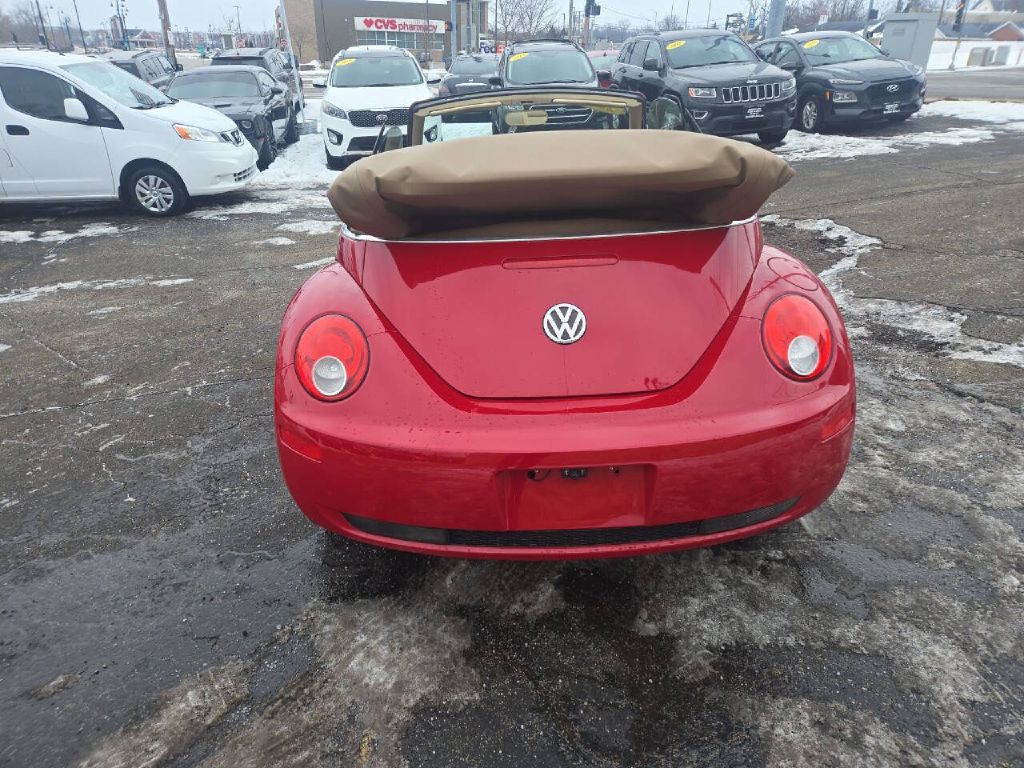 2006 Volkswagen Beetle Image 8