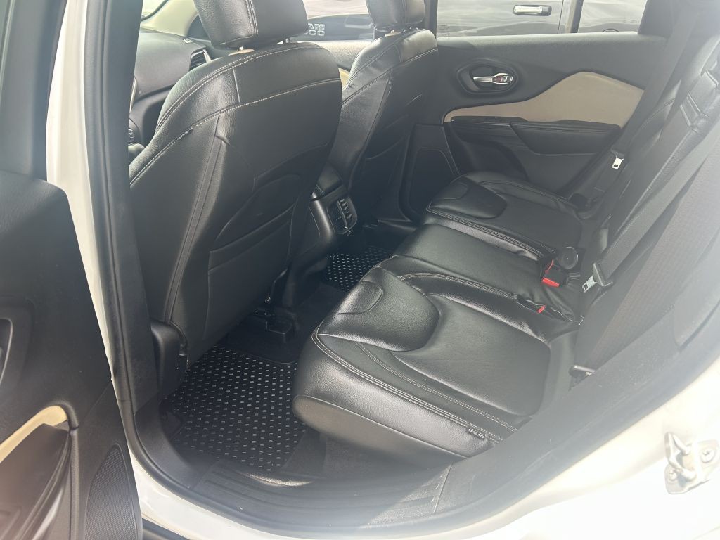 2015 Jeep Cherokee Image 18