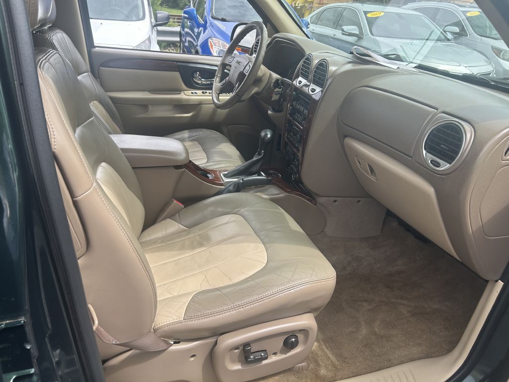 2004 GMC Envoy Image 9
