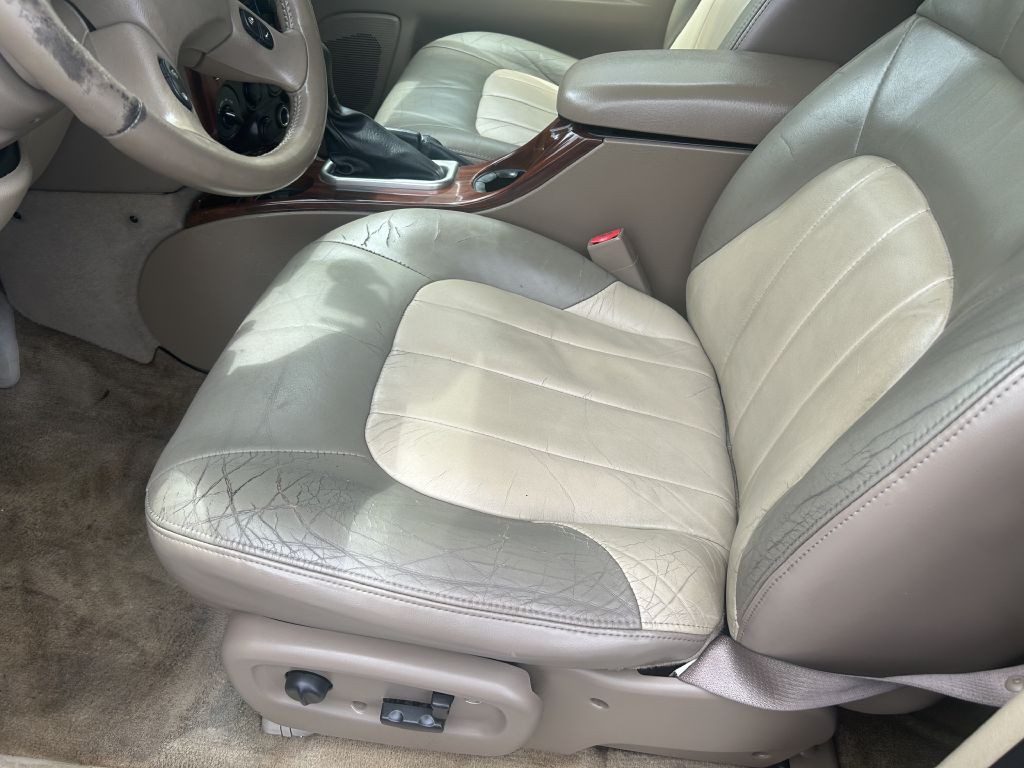 2004 GMC Envoy Image 12