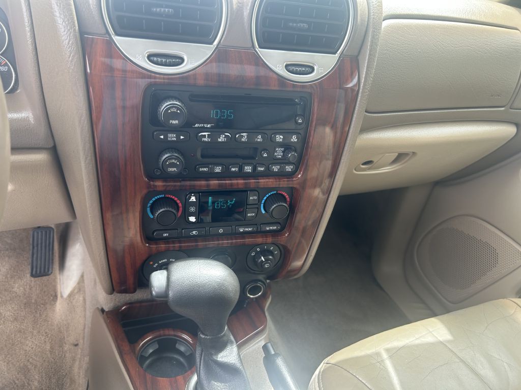 2004 GMC Envoy Image 25