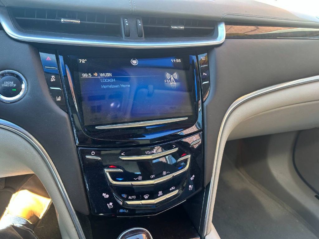 2013 Cadillac XTS Image 9