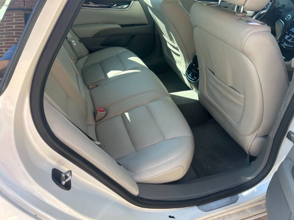 2013 Cadillac XTS Image 12