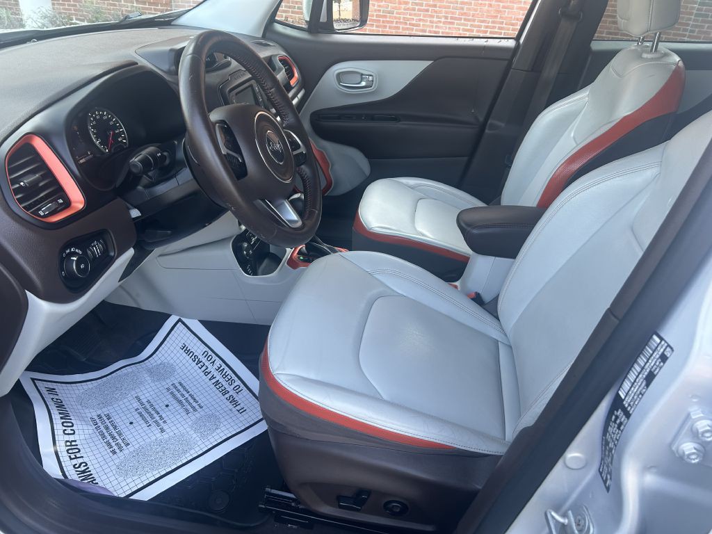 2015 Jeep Renegade Image 9