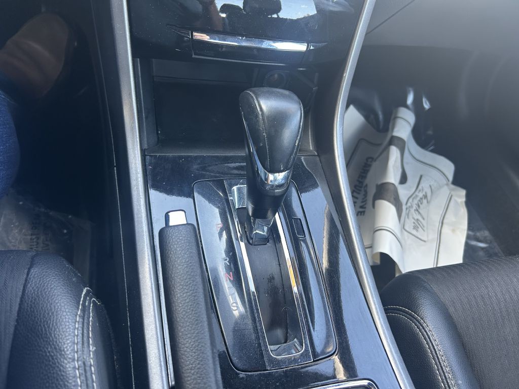 2016 Honda Accord Image 13