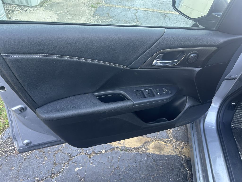 2016 Honda Accord Image 14