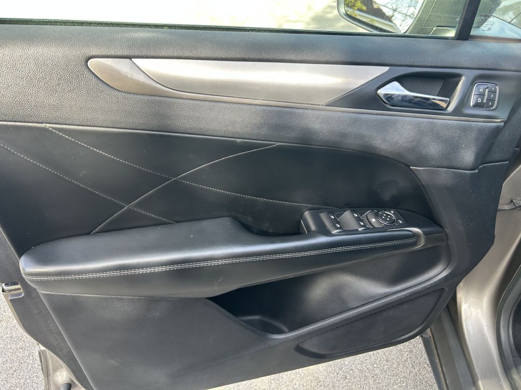 2016 Lincoln MKC Image 24