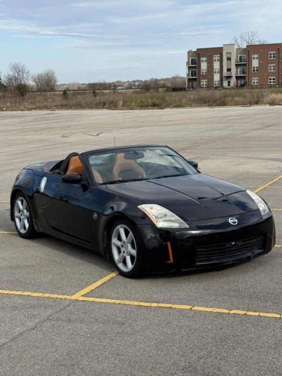 2005 Nissan 350Z Image 3