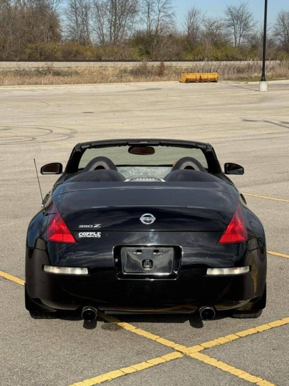 2005 Nissan 350Z Image 8