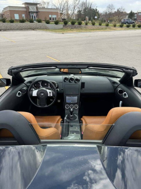 2005 Nissan 350Z Image 11