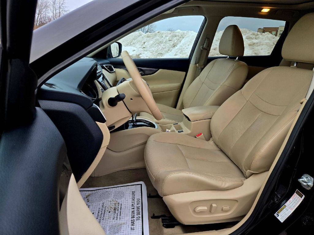 2014 Nissan Rogue Image 16