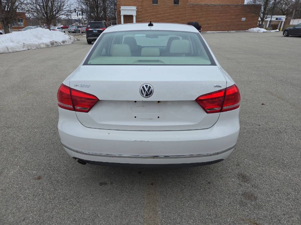 2012 Volkswagen Passat Image 5