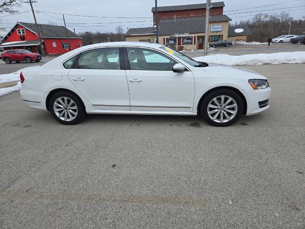 2012 Volkswagen Passat Image 7