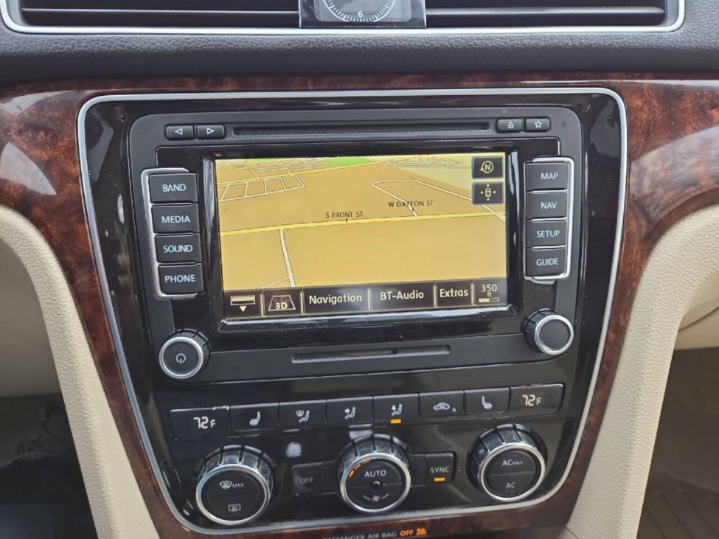 2012 Volkswagen Passat Image 8