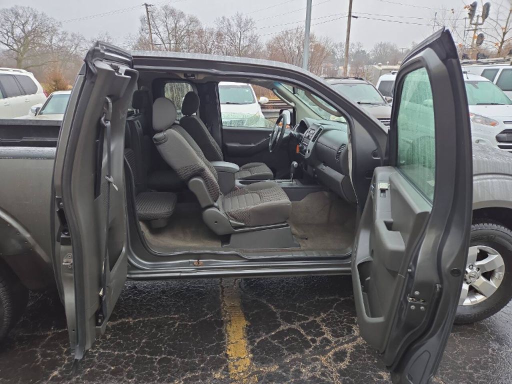 2009 Nissan Frontier Image 13