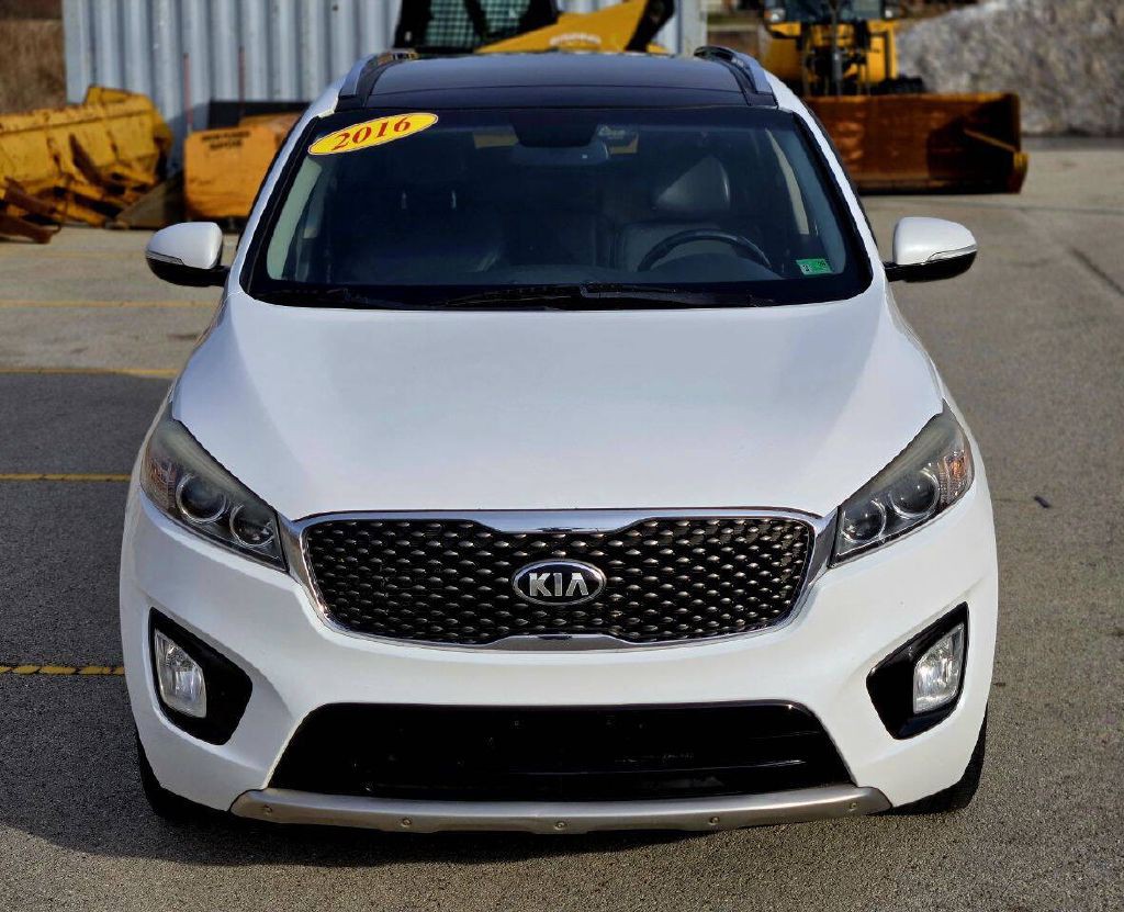 2016 Kia Sorento Image 2