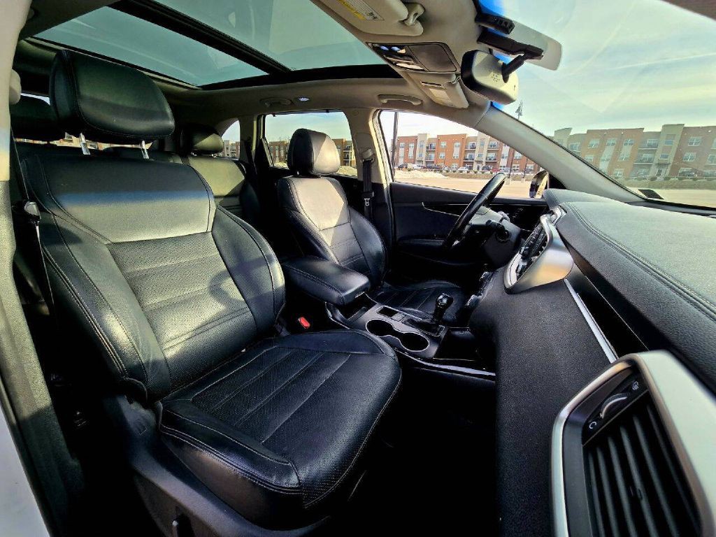 2016 Kia Sorento Image 9