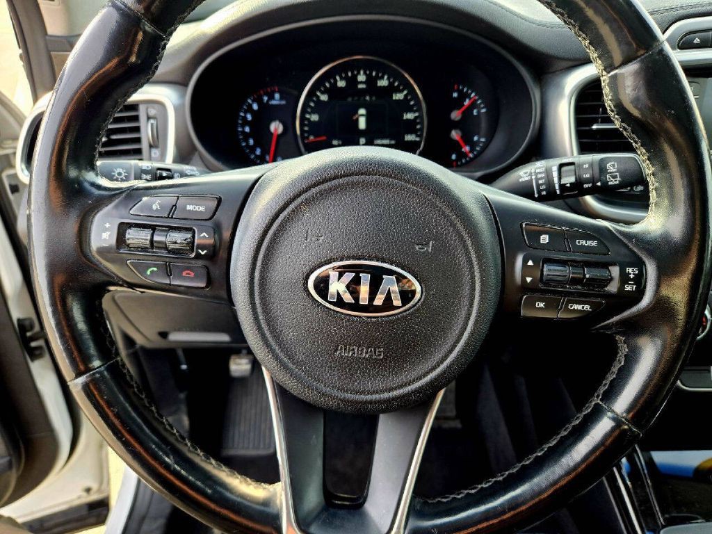 2016 Kia Sorento Image 11
