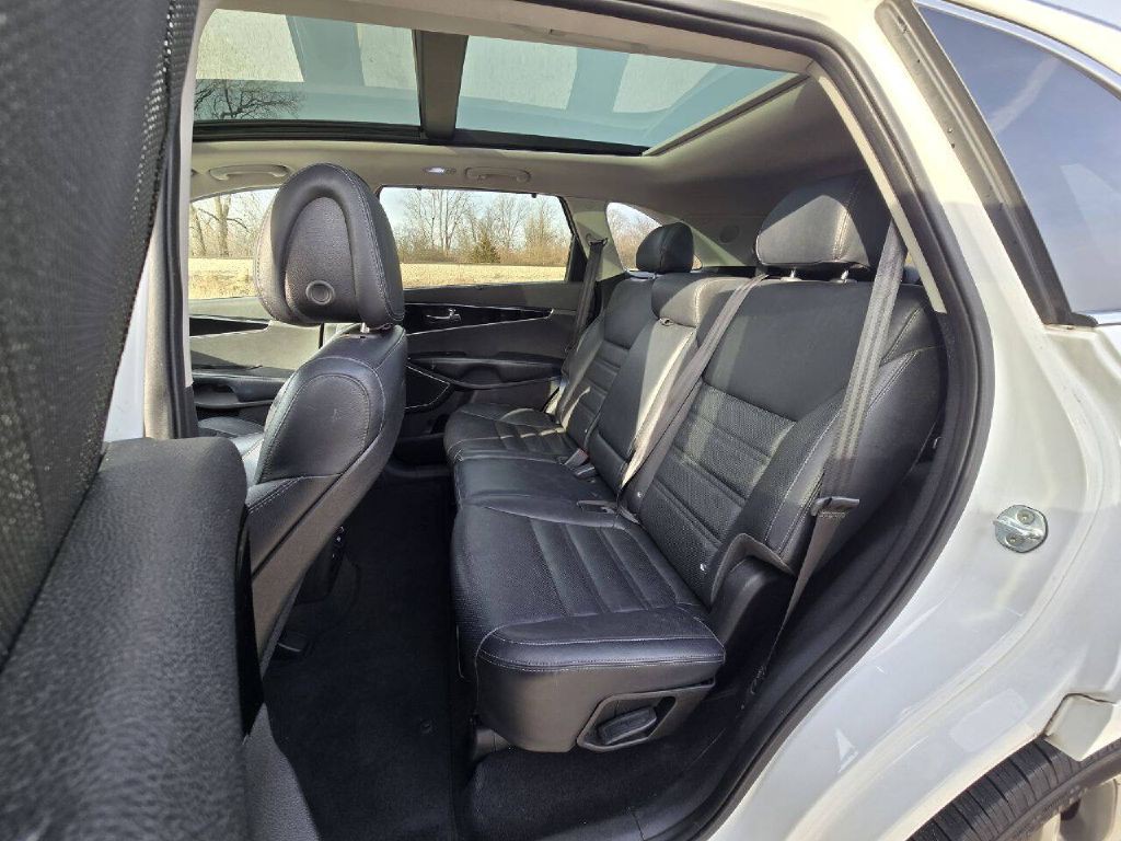 2016 Kia Sorento Image 18