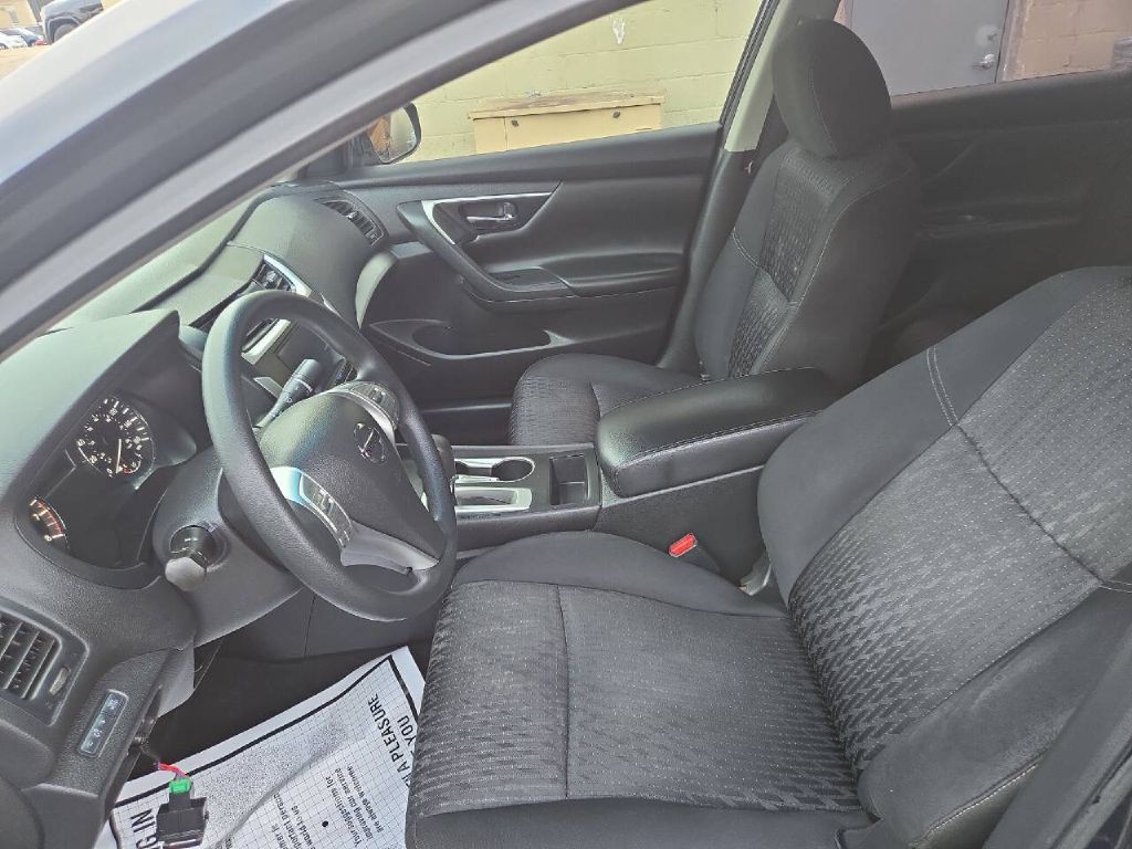 2016 Nissan Altima Image 11