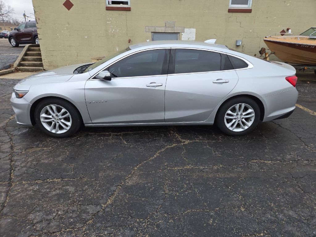 2017 Chevrolet Malibu Image 4