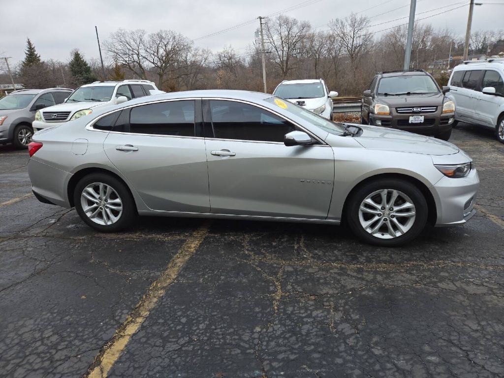 2017 Chevrolet Malibu Image 7