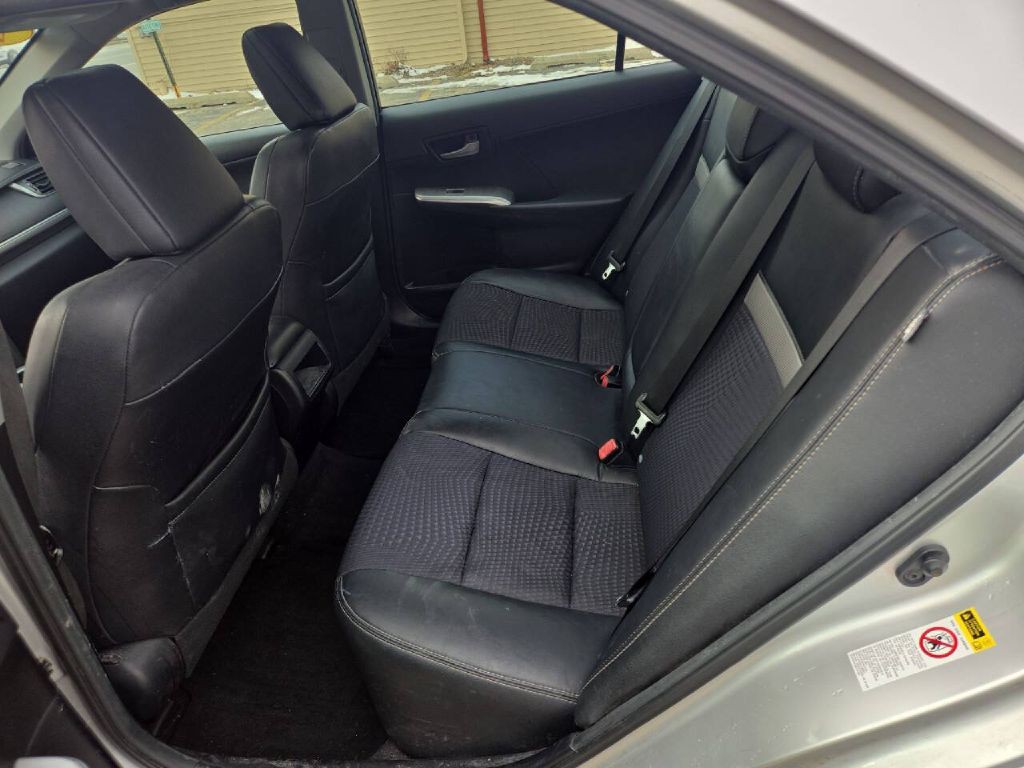 2012 Toyota Camry Image 10