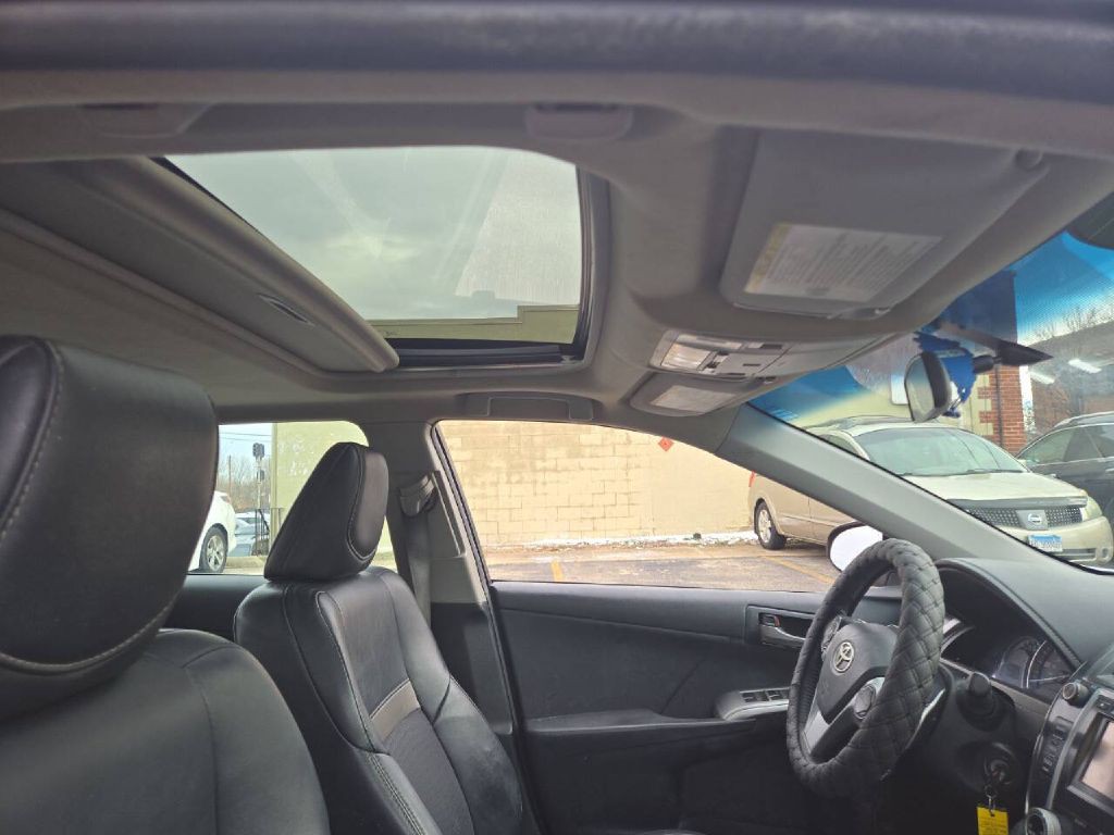 2012 Toyota Camry Image 12