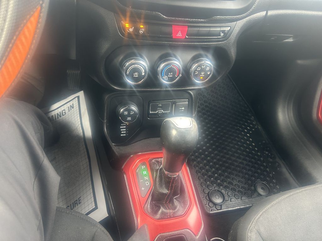 2016 Jeep Renegade Image 11