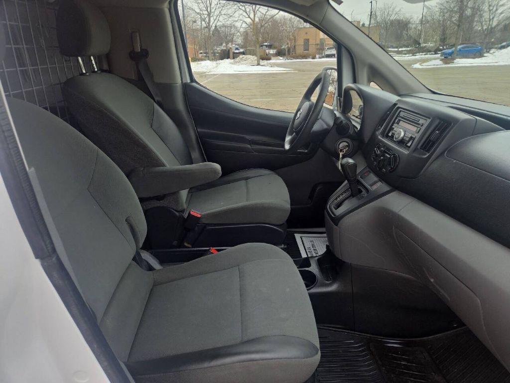 2017 Nissan NV200 Image 11