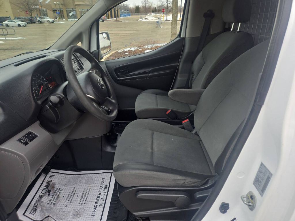 2017 Nissan NV200 Image 12