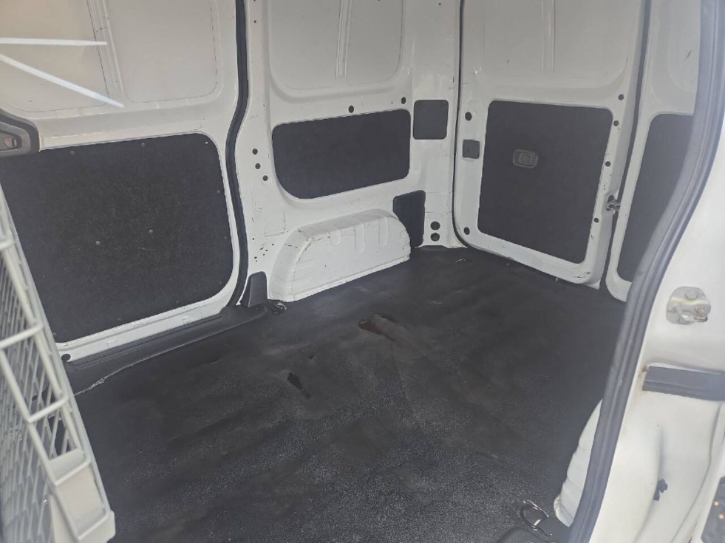2017 Nissan NV200 Image 18