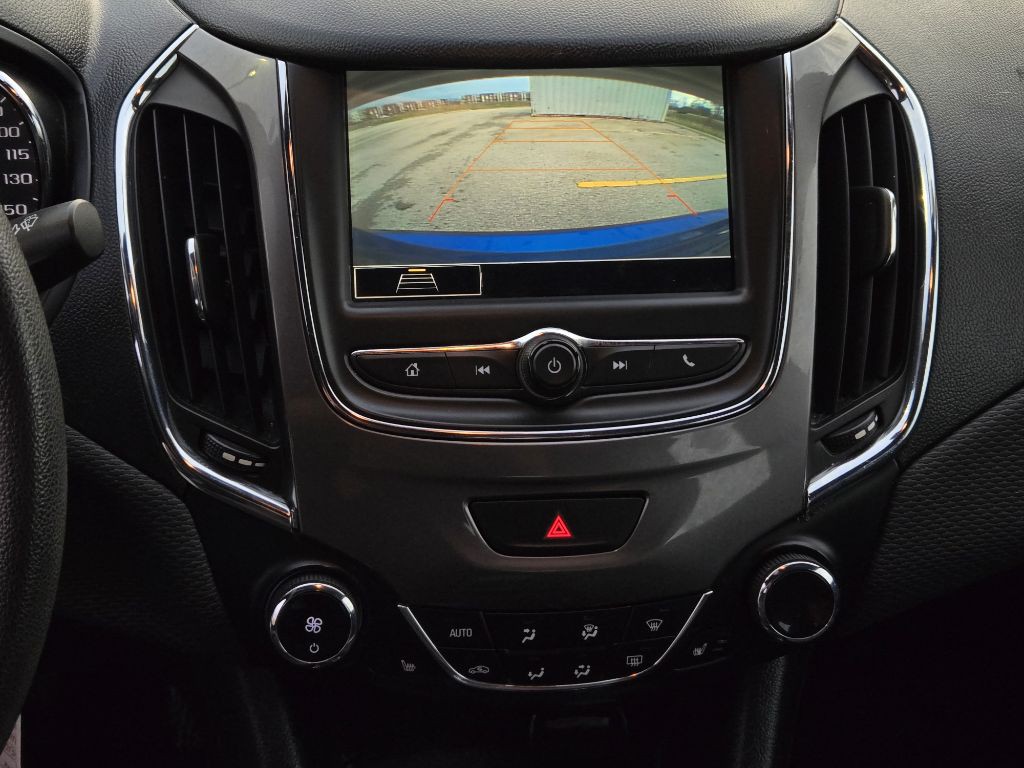 2019 Chevrolet Cruze Image 13