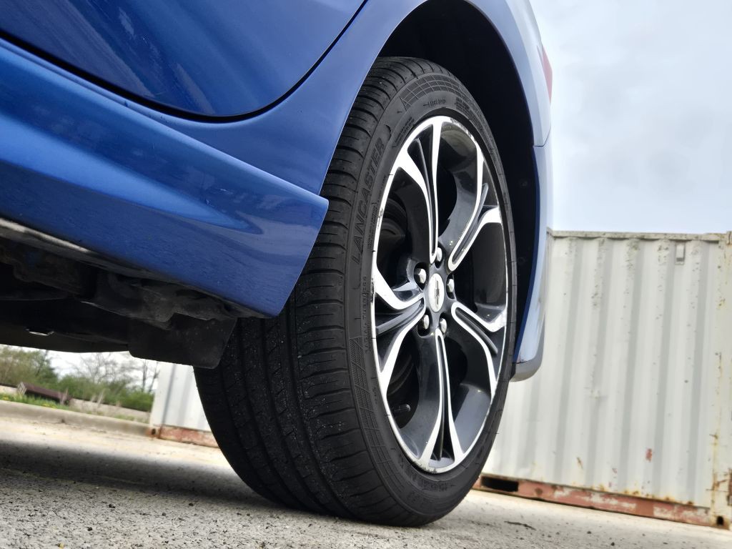 2019 Chevrolet Cruze Image 32