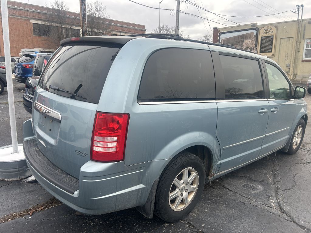 2008 Chrysler Town & Country Image 4