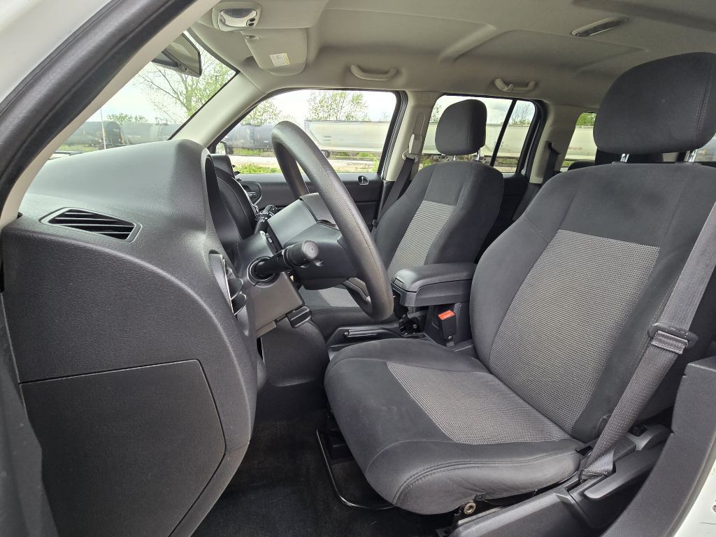 2014 Jeep Patriot Image 10