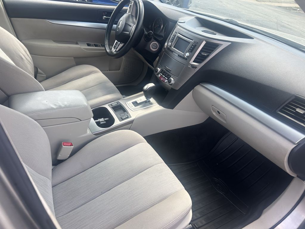 2014 Subaru Outback Image 10
