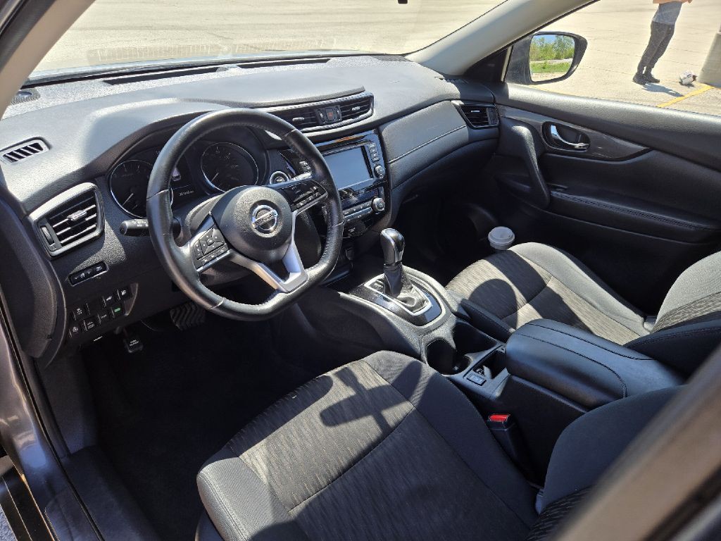 2018 Nissan Rogue Image 9