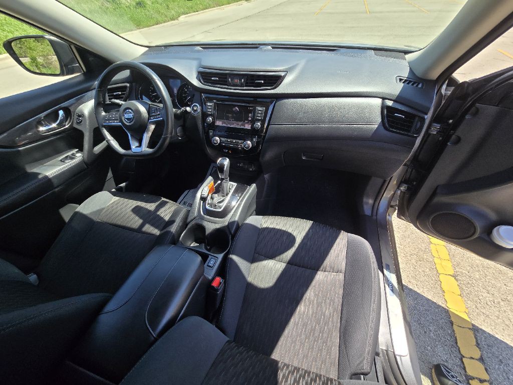 2018 Nissan Rogue Image 10